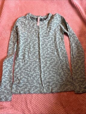size small athleta shirt